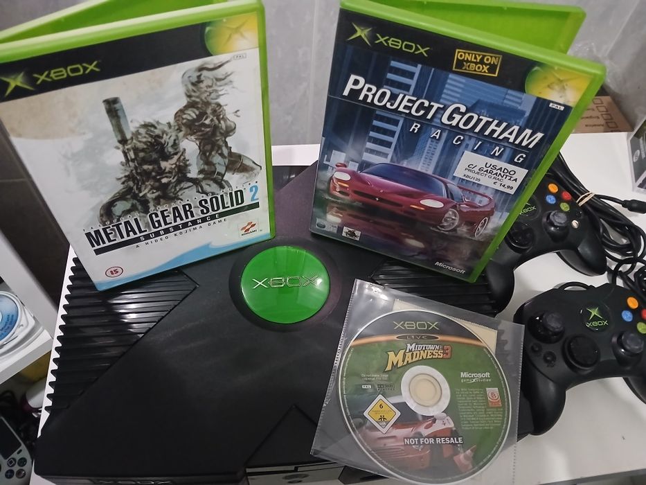 Xbox Clássica + 2 Comandos + Jogos