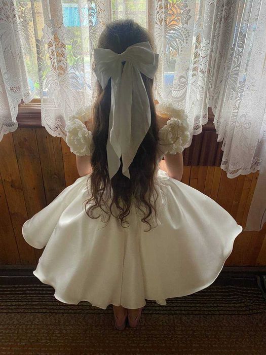 Продам сукню на дівчинку