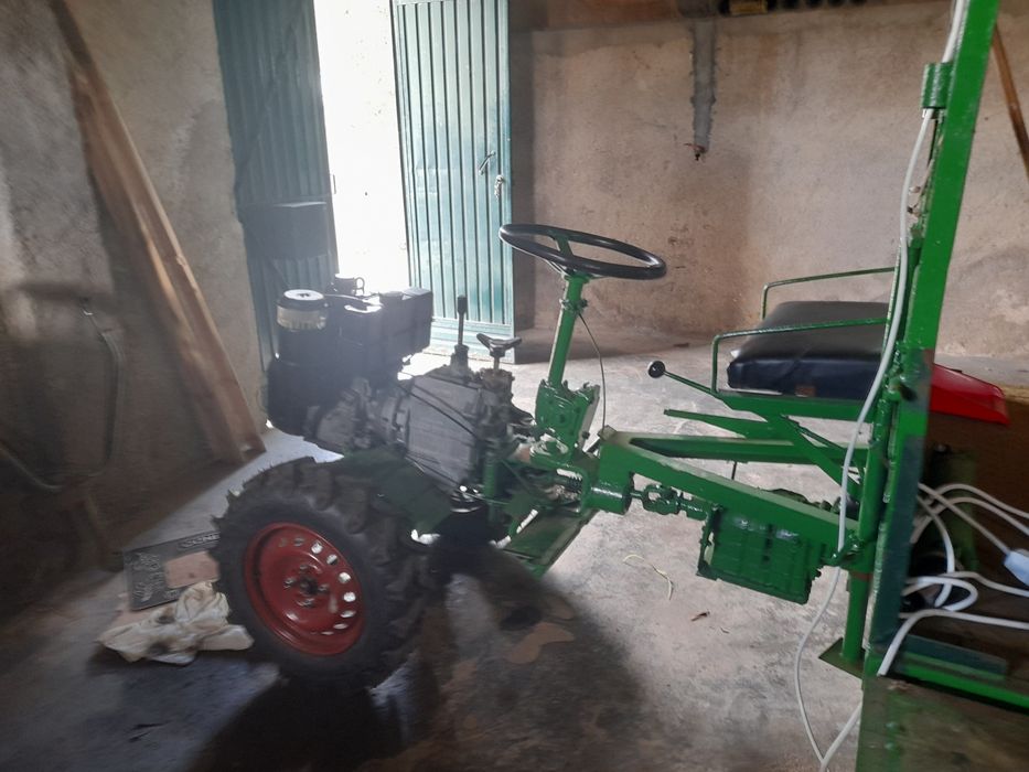 Motoenchada com reboque