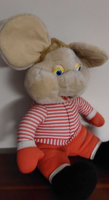 Lote de 2 Peluches vintage. Topo Gigio e Minion