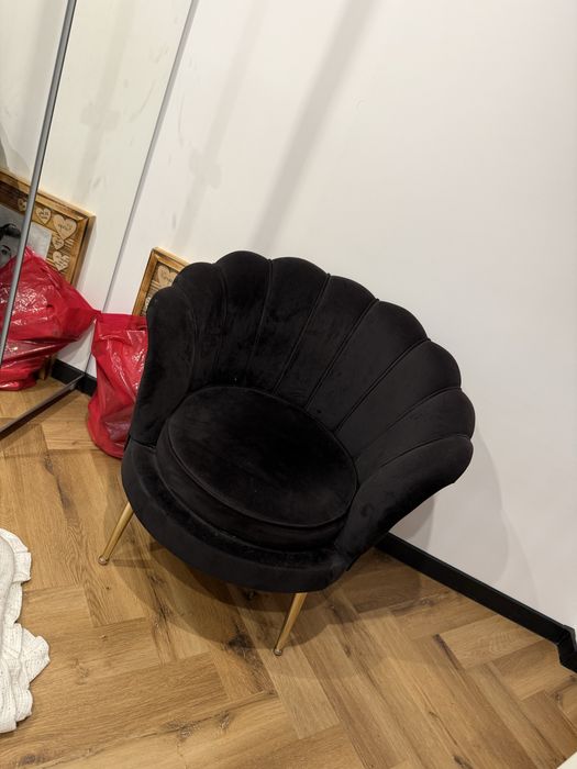 Fotel muszelka kolor czarny