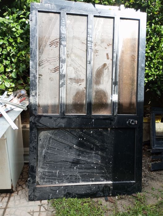 Porta exterior alumínio castanha