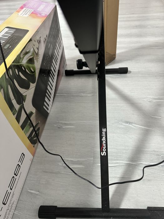 Синтезатор Yamaha PSR-E283