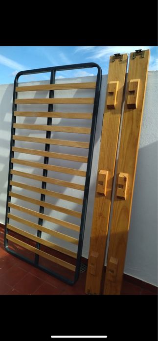 Cama solteiro em cerejeira