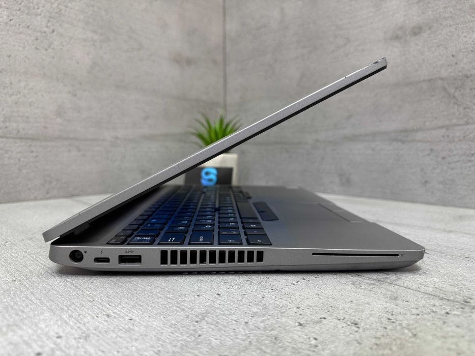 Стильний ноутбук Dell Precision 3551/i7-10750H/Quadro/15.6"/500gb ssd