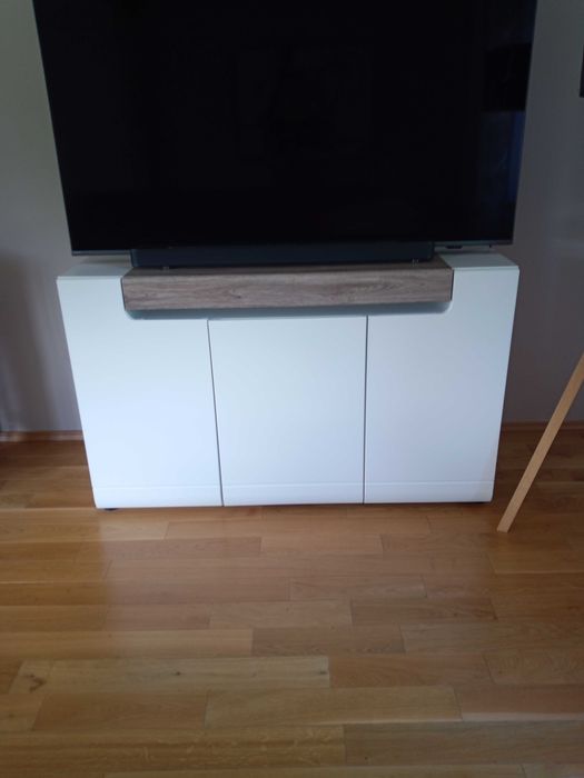 Komoda, witryna-szafka do salonu
