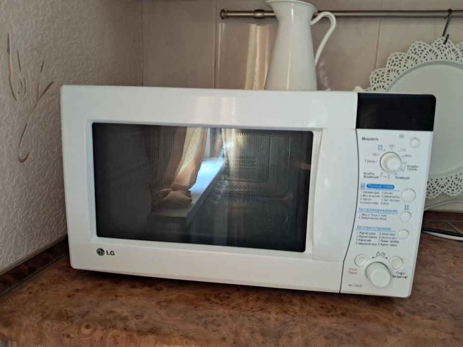 Мікрохвильова  піч  LG з решітками   500x300x495
