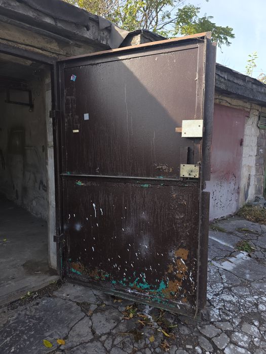 Продам гараж на ддгрес рядом  трамвайное депо