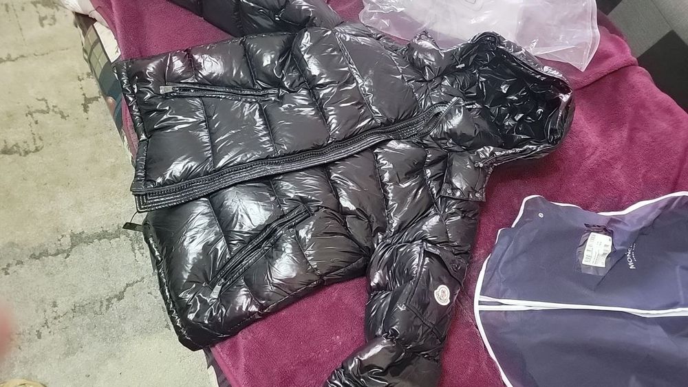 Casaco moncler tamanho L