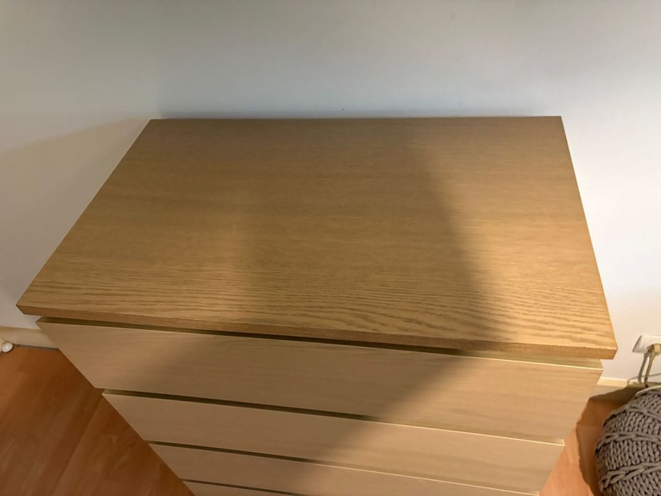 Comoda com 4 gavetas