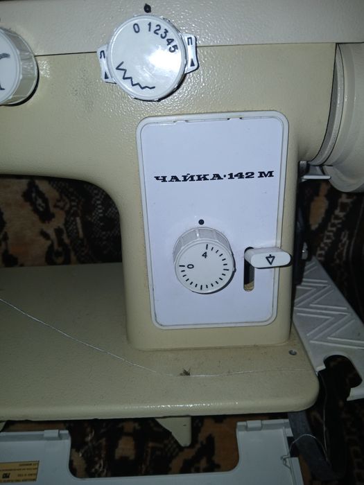 Швейна машинка чайка 142 м