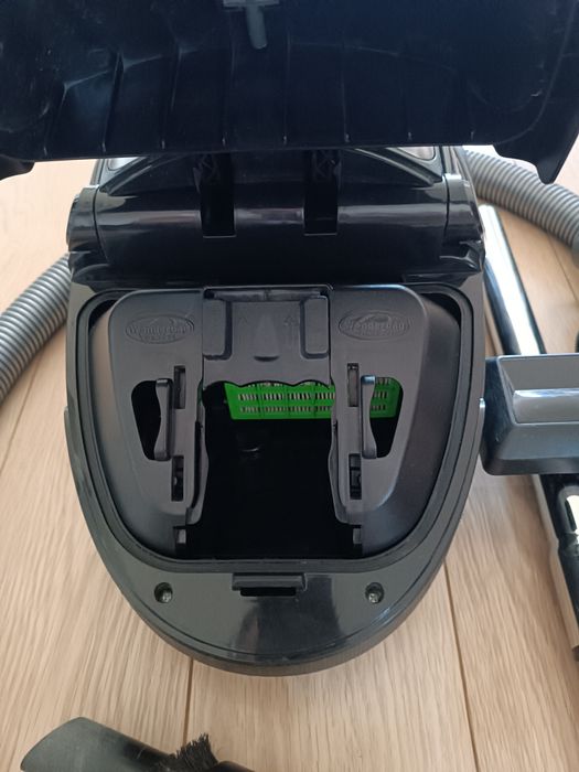 // Odkurzacz workowy Rowenta