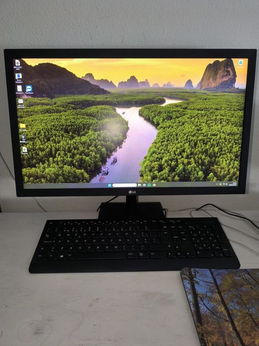 Torre LENOVO +teclado+monitor LG 24 polgadas, tudo como novo apenas um dono.