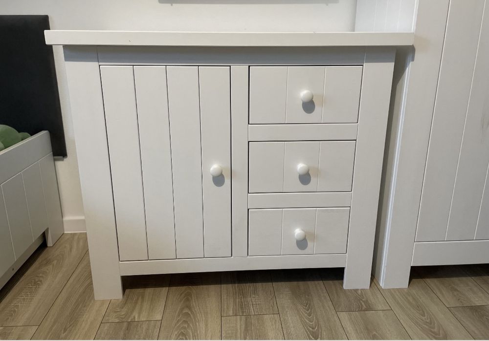 Komoda Pinio Barcelona