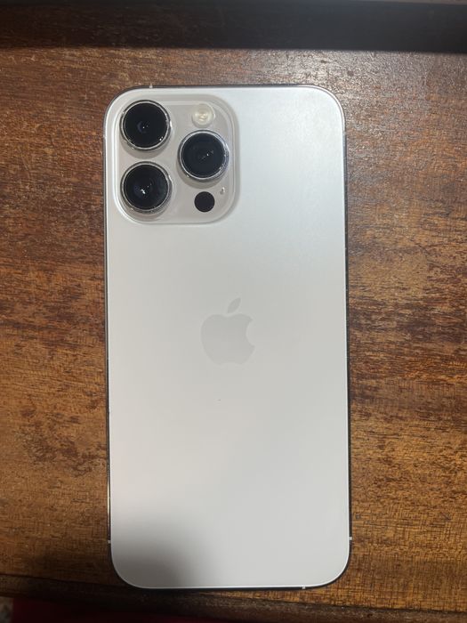 Iphone 14 pro max, com 2 semanas de uso