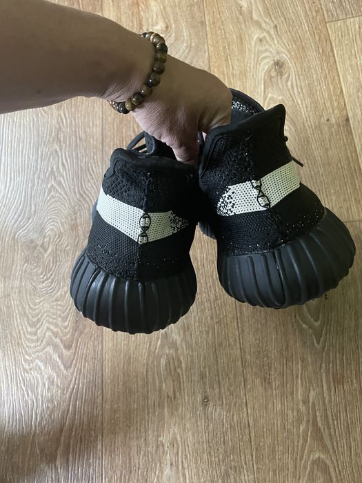 кросівки adidas Yeezy Boost 350 V2 Oreo