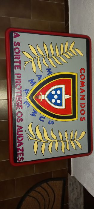 Mesa Comandos de madeira maciça