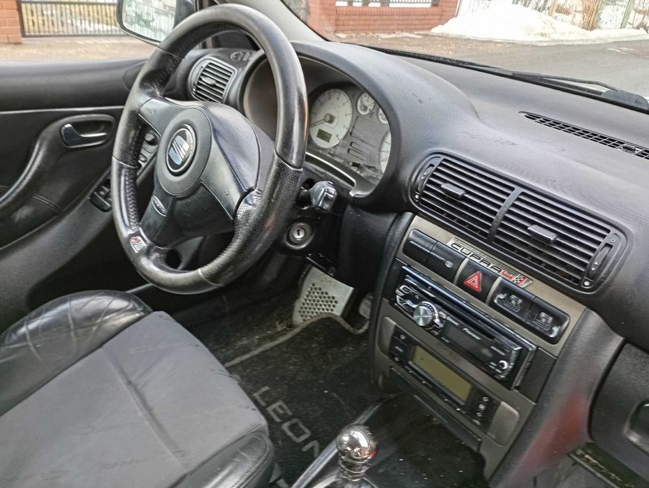 Seat Leon cupra 4 fotele Recaro plus boczki skora