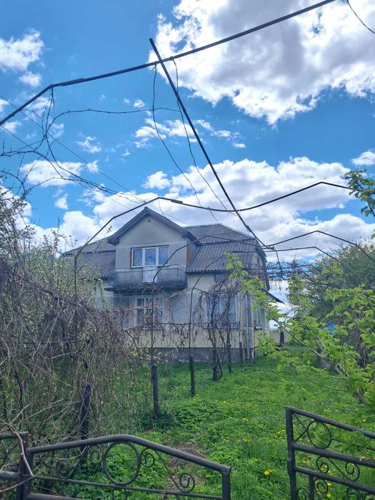 Будинок у Мазурівці Стрийського району