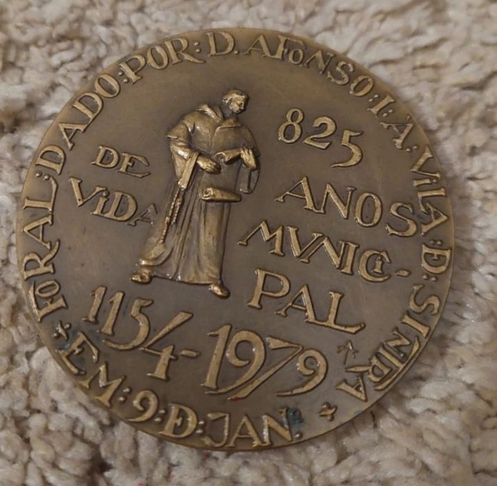 Medalha bronze comemorativa dos 825 anos do foral de Sintra