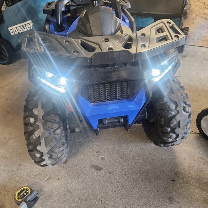 Quad na akumulator 4x4