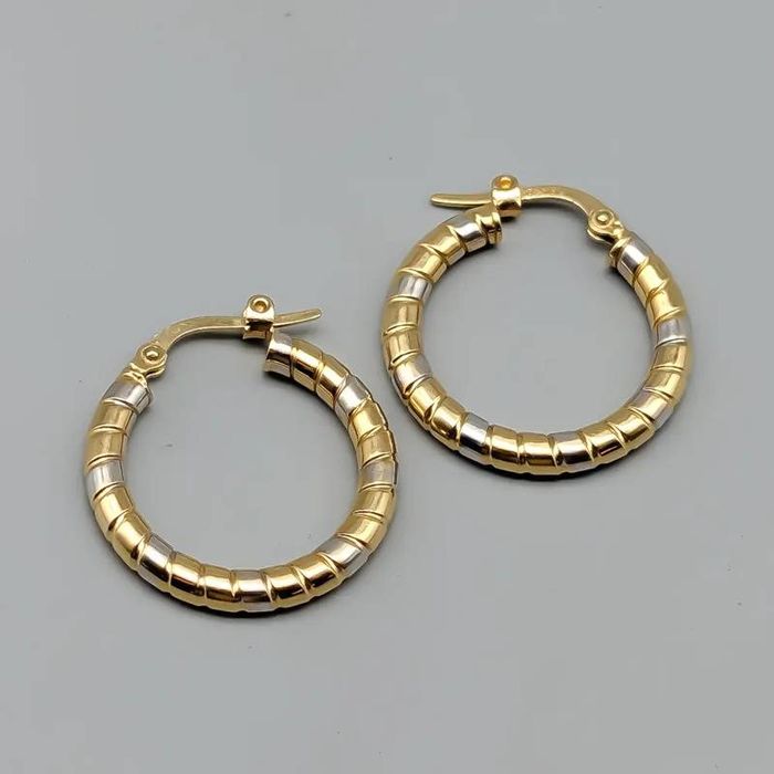 Brincos multicoloridos em ouro 18 quilates; 2.71 gramas; 25mm