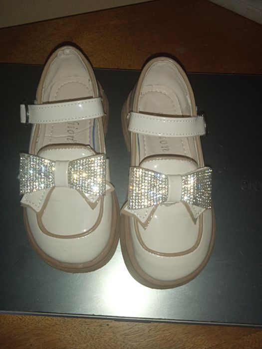 Мешти чорні 28р бежеві 27р мало ходжені  в гарному стані