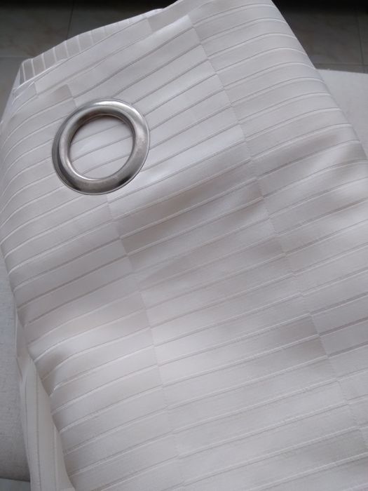 Vendo Cortinas em cor beje