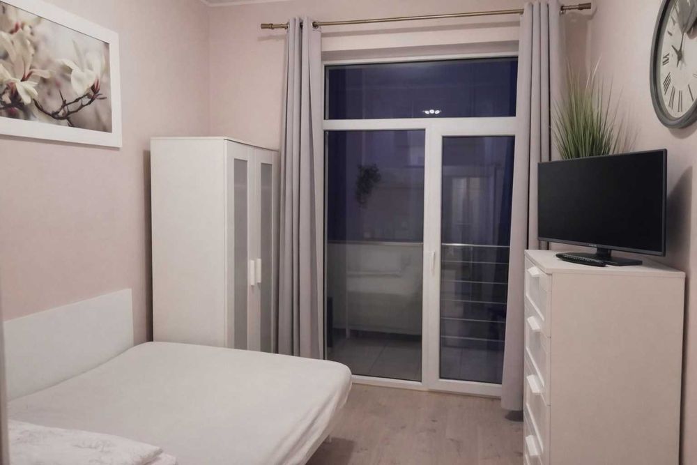 Sopot, 2 pokojowy apartament, taras, parking. Doba 200 zł całość (do 4 osób).