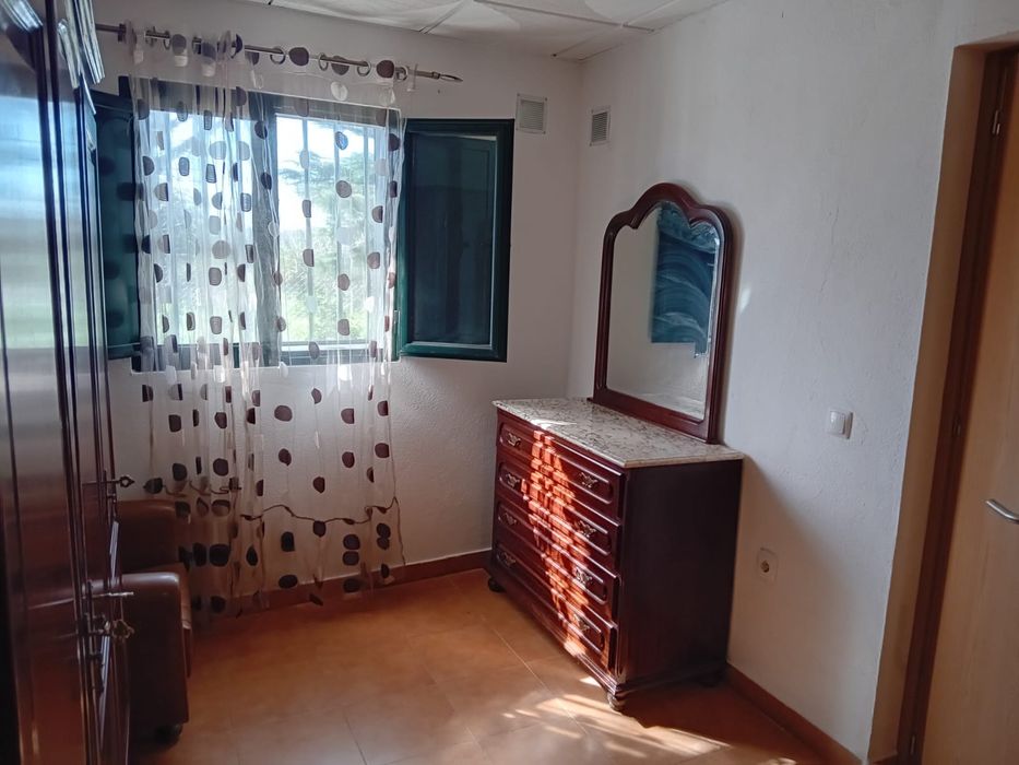 Arrenda-se moradia T1 em plena natureza.