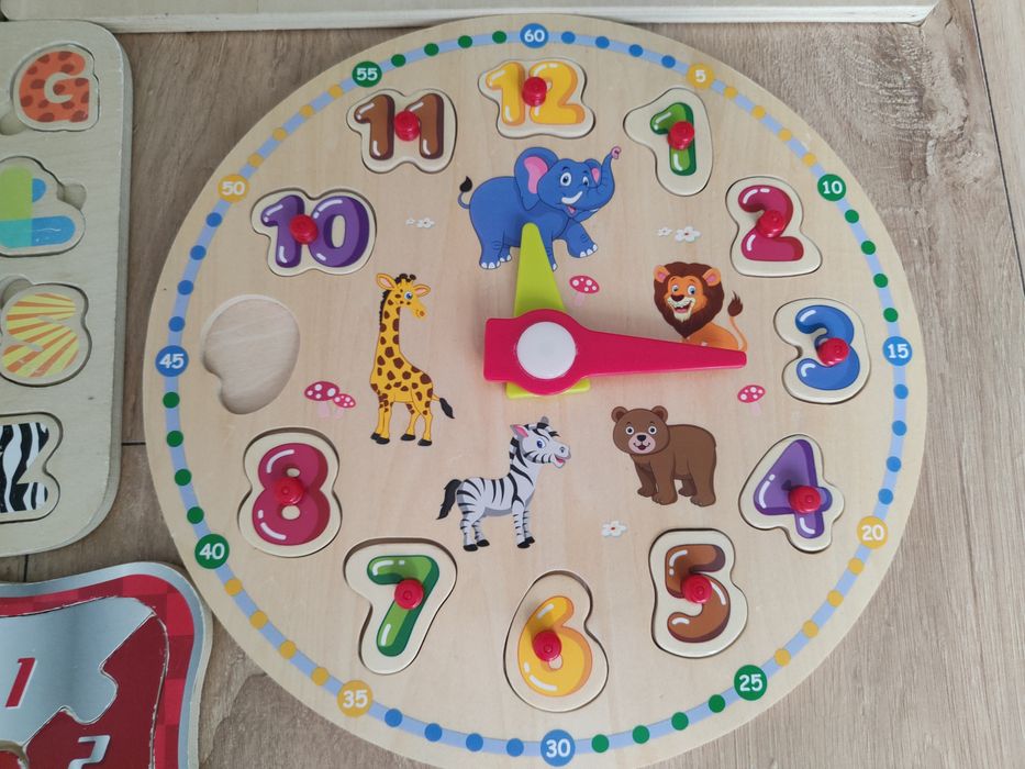 Zestaw puzzlii drewnianych, zegar, alfabet, auta