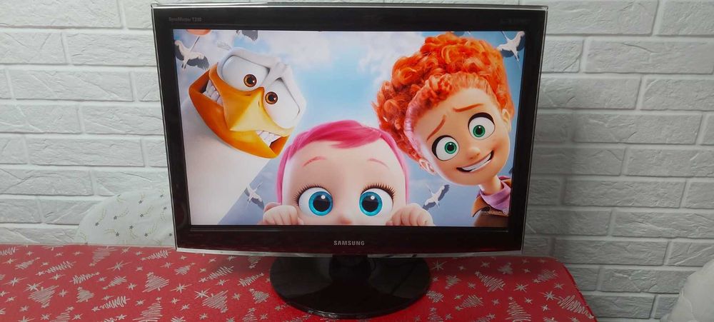 Монітор 24" Samsung SM T240 DVI HDMI VGA