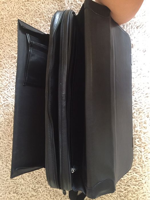 Портфель для ноутбука Continent PortCase HB-1013 (Executive Case)