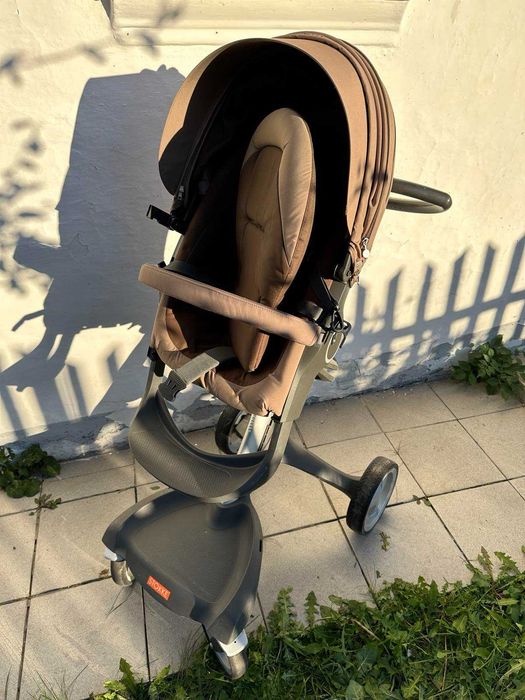 Продаю стильнy та зручнy  дитячу коляску Stokke Xplory V3