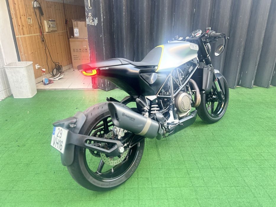 Husqvarna 701 vitpilen 33kw por 110€/mes /entrega nacional