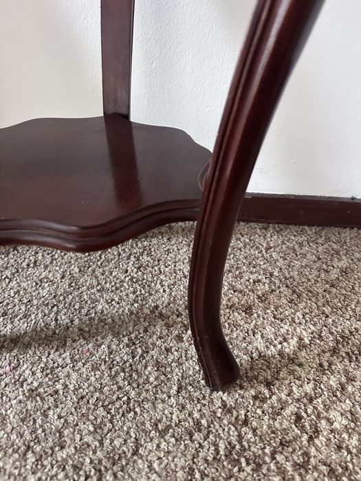 Mesinha de apoio com gaveta