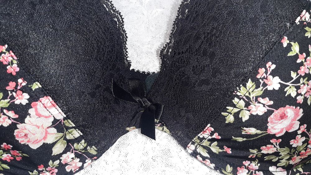 Biustonosz z koronką na fiszbinach*sexy 70 B