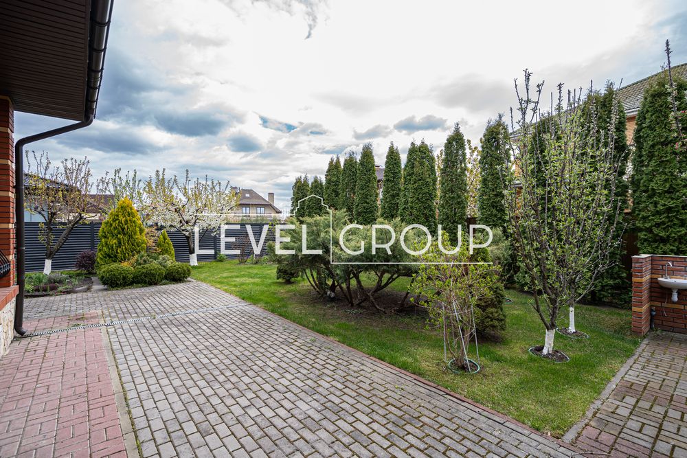 Зниження ціни.Київ. Продажа дома в КГ «Деснянський» 419 м². Без комісії. • Троещина •Левый берег •С Гаражом •С подвалом/цоколем