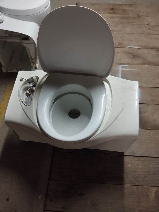 Toaleta kasetowa Thetford c402xl WC  nie kompletna