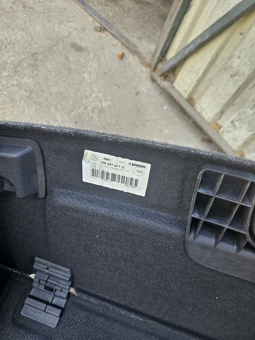 Boczki dywan wykladzina bagażnika vw EOS 2011r LIFT