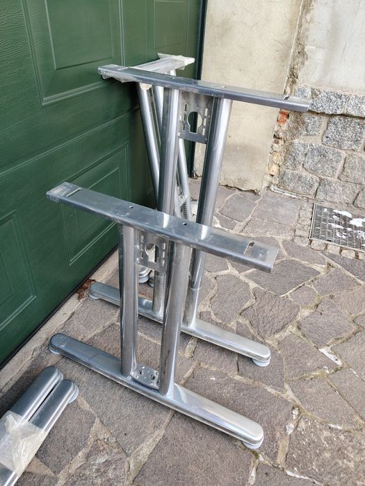 Podstawy do stołu z możliwością regulacji wysokości