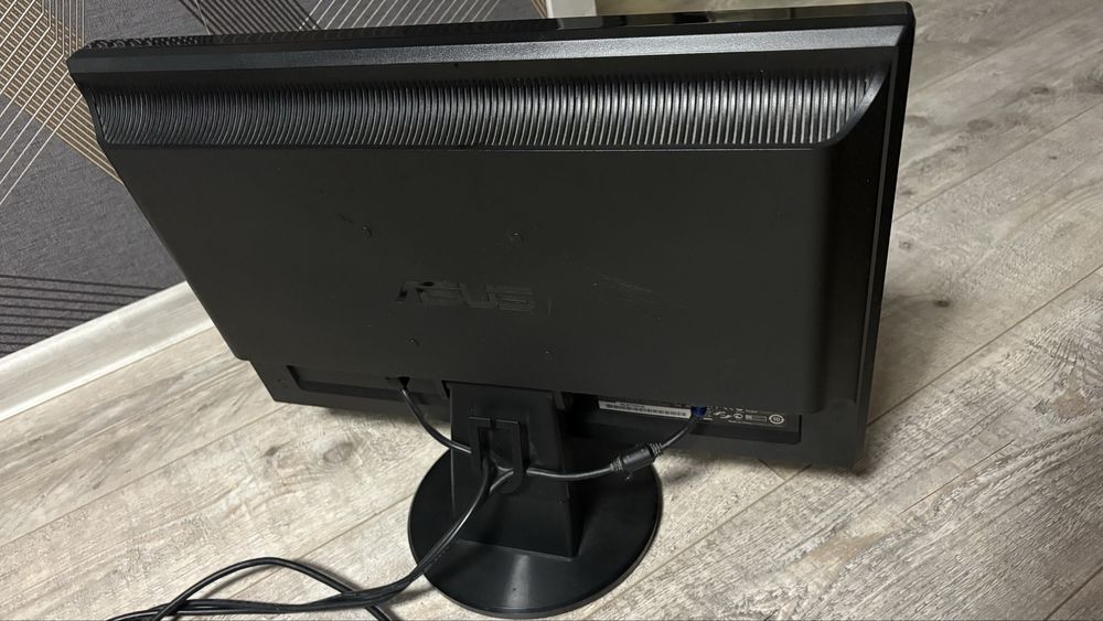 Продам монітор ASUS VW221D