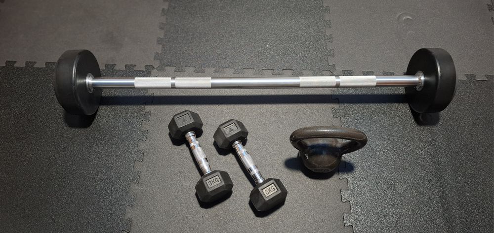 Barra 20Kg peso Fixo, halteres 3kg e kettlebell 6kg. Musculação