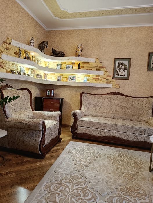 Диван  розкладний і крісло