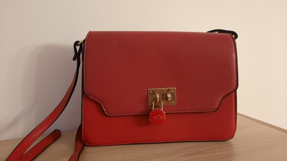 Сумки від Caprisa