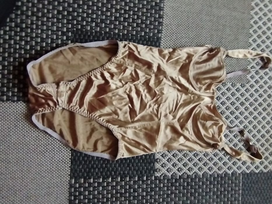 Боді білий і боді бежевий