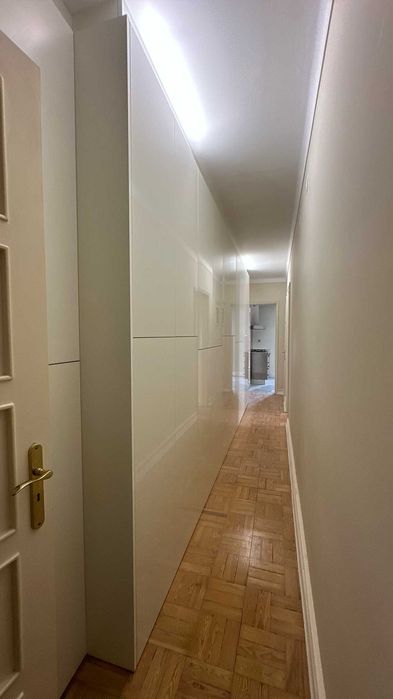 Armário Branco Lacado de Grande Dimensão – Como novo