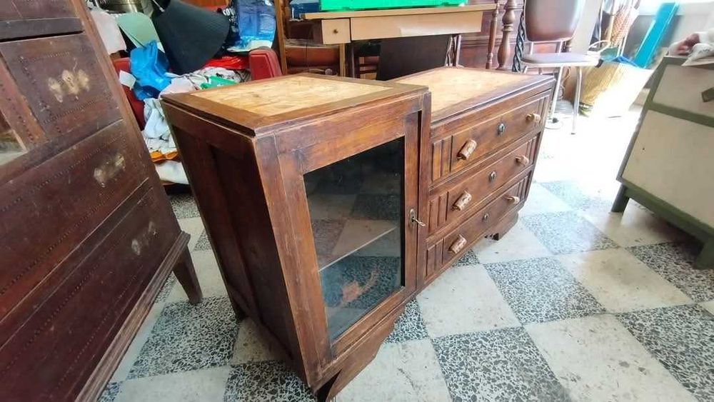 toucador antigo reciclado em móvel garrafeira/TV