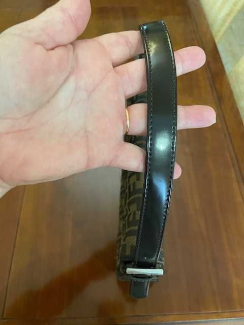 Mala Baguete Castanha com Ferragens Prateadas