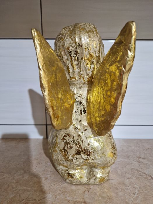 Złoty aniołek figurka duża wysokość ok. 30 cm